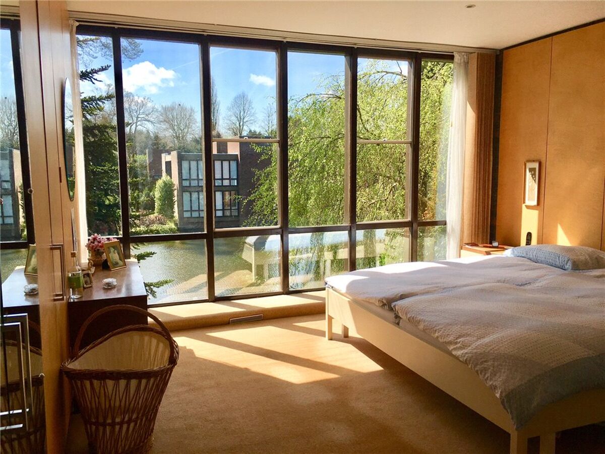 house for sale in Lakeside Drive, Esher, Surrey, KT10 ESH180044