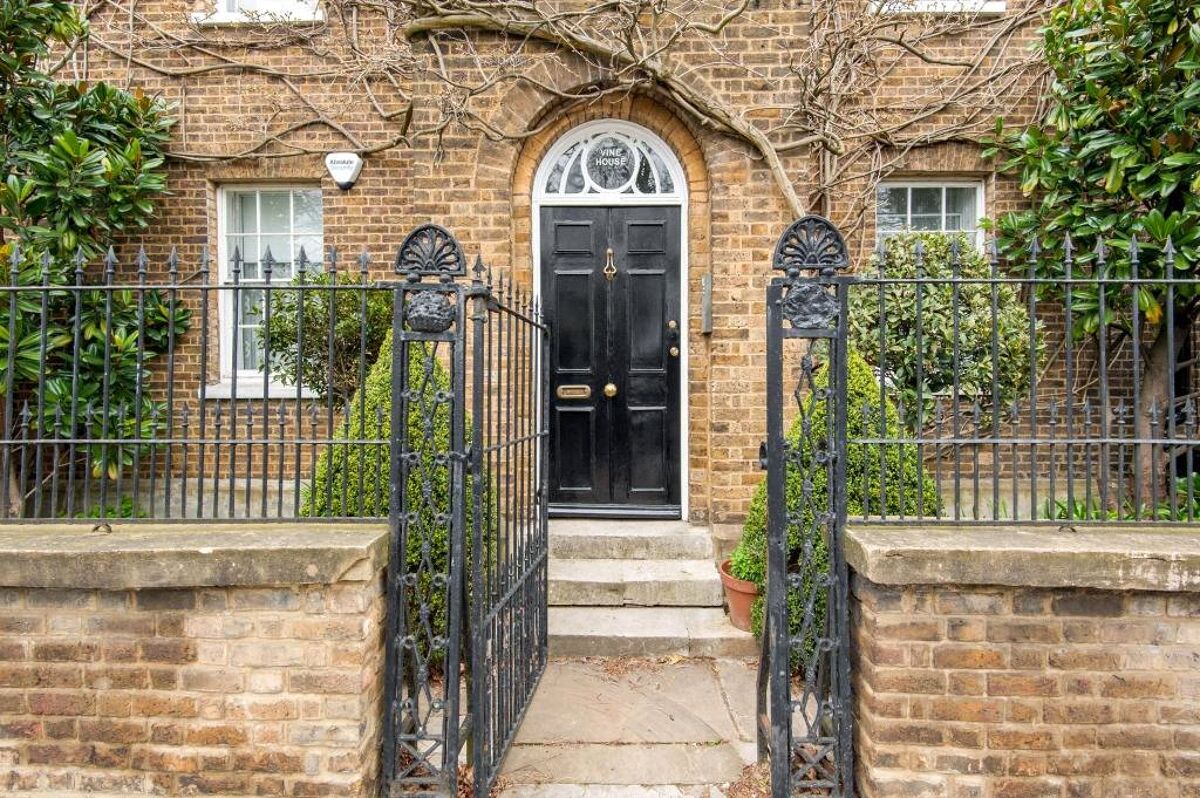 Property for sale Hampton Court Road, East Molesey, Surrey, KT8