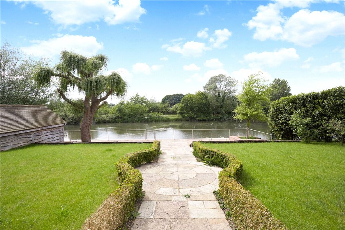 house for sale in Pelhams Walk, Esher, Surrey, KT10 ESH190131