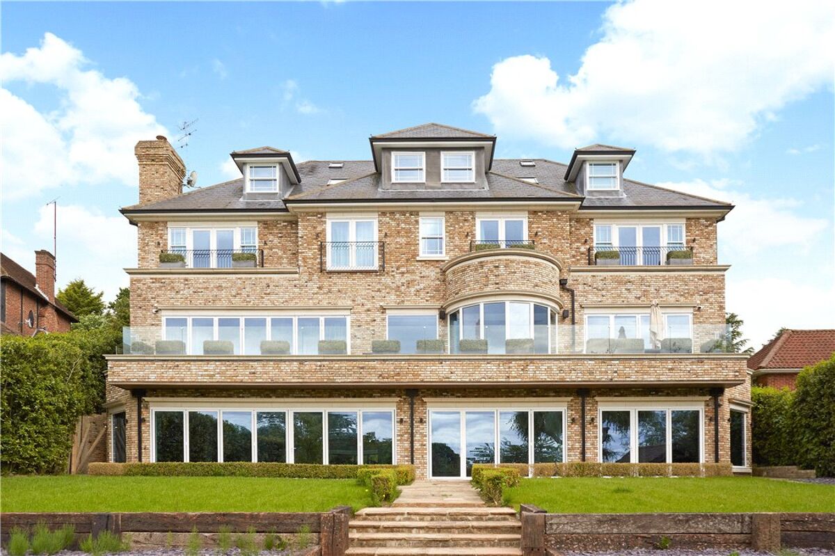 house for sale in Pelhams Walk, Esher, Surrey, KT10 ESH190131