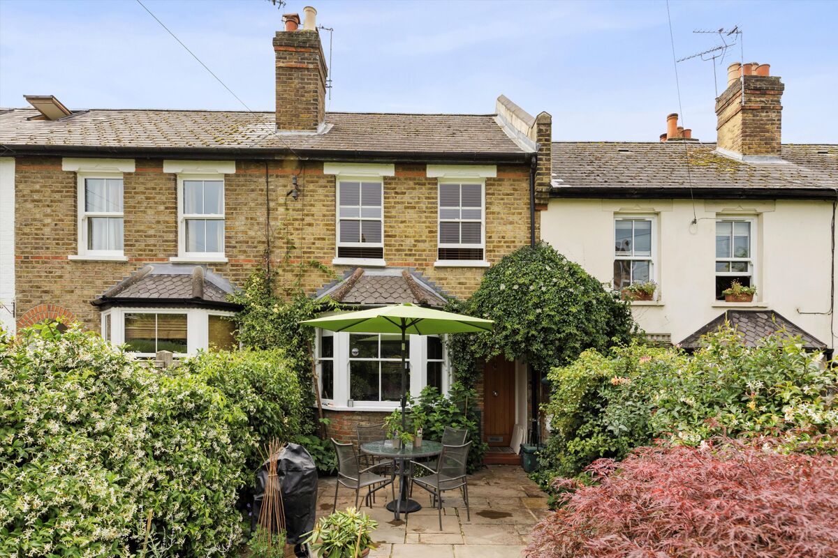 house for sale in Park Square, Esher, Surrey, KT10. ESH190185