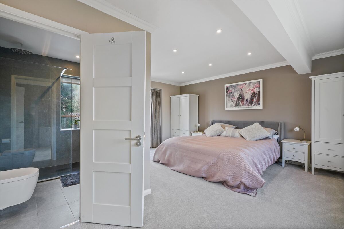 house for sale in Ruxley Crescent, Claygate, Esher, Surrey, KT10