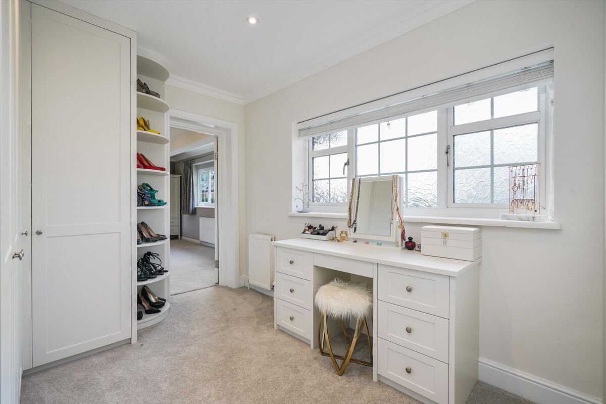 house for sale in Ruxley Crescent, Claygate, Esher, Surrey, KT10