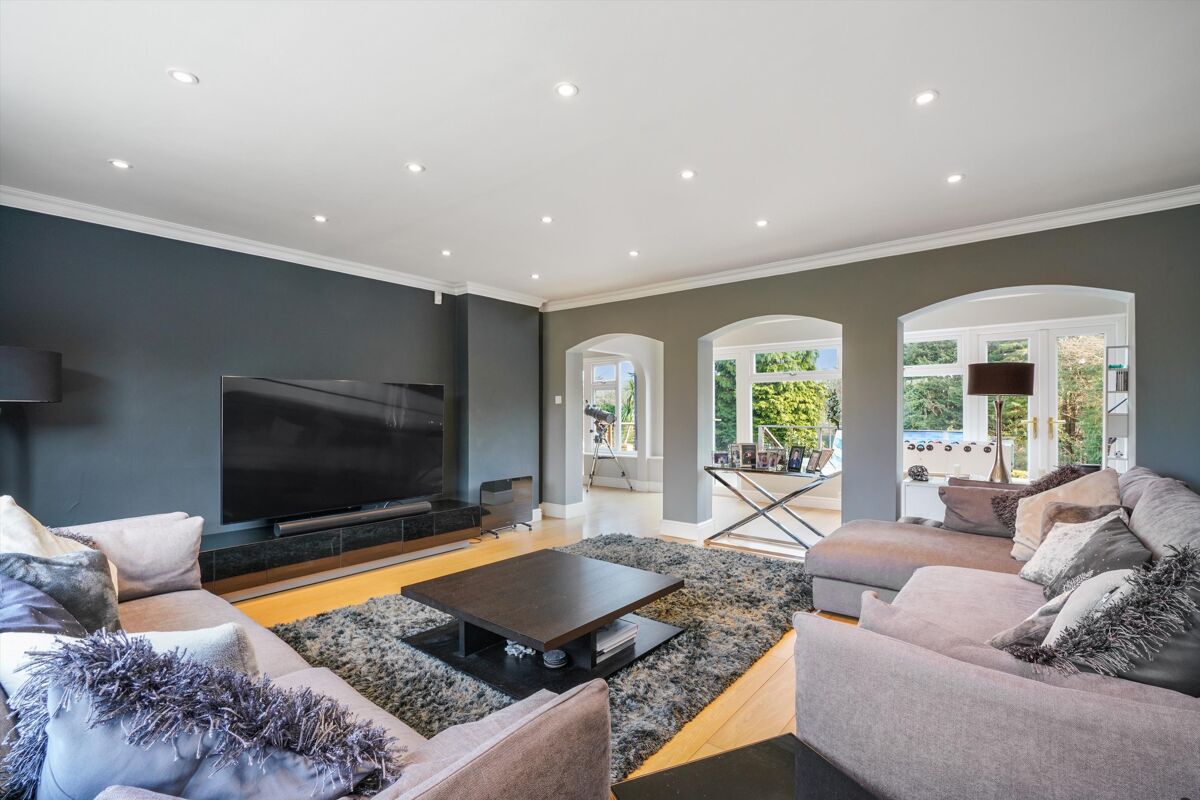 house for sale in Ruxley Crescent, Claygate, Esher, Surrey, KT10