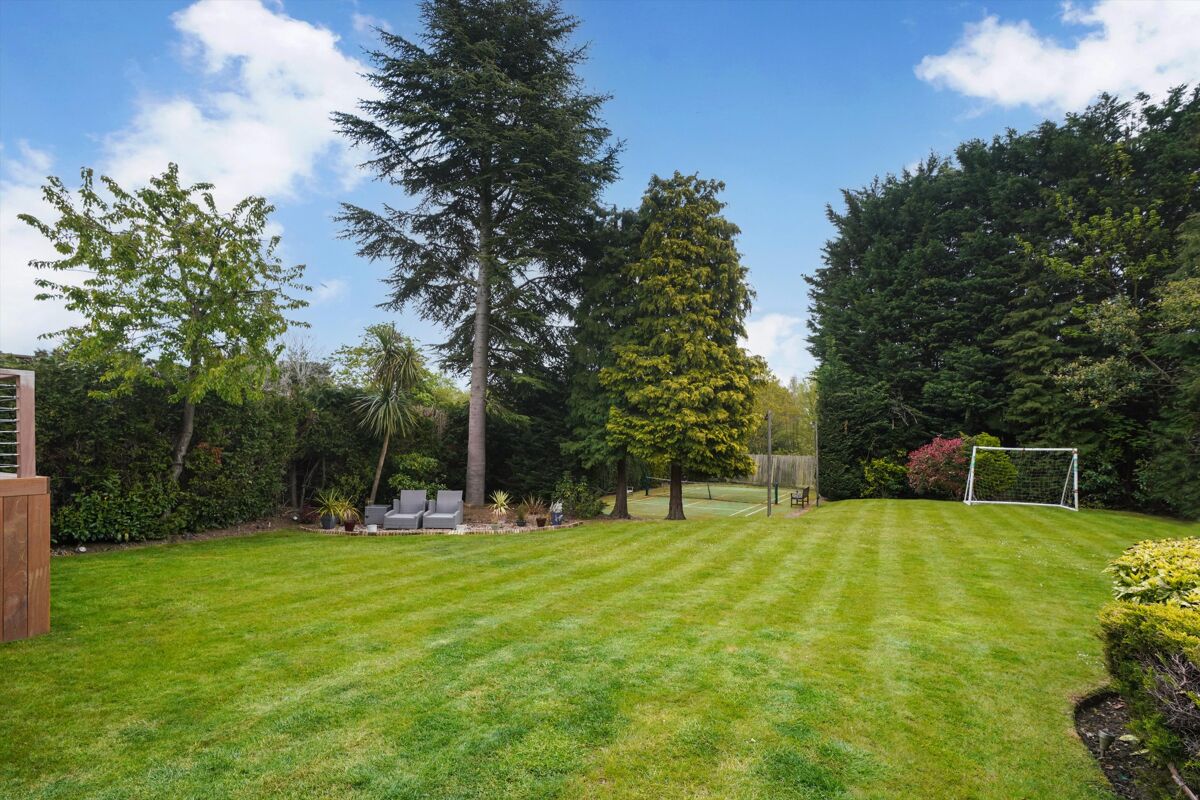 house for sale in Ruxley Crescent, Claygate, Esher, Surrey, KT10