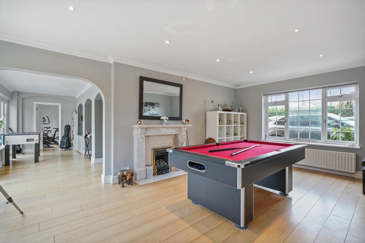 house for sale in Ruxley Crescent, Claygate, Esher, Surrey, KT10