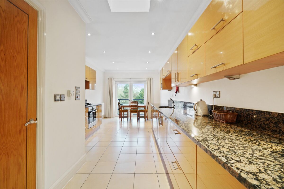 flat to rent in Whittets Ait, Jessamy Road, Weybridge, Surrey, KT13 ESQ012111817 Knight Frank