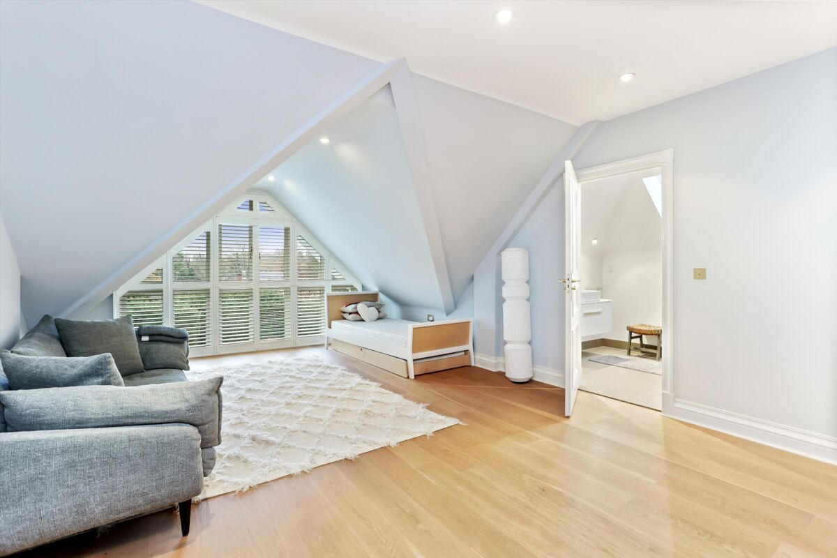 house to rent in Montrose Gardens, Oxshott, Leatherhead, Surrey, KT22