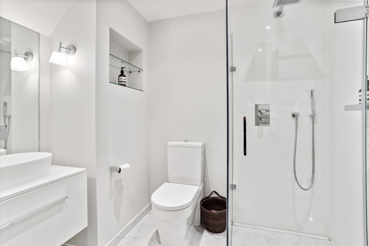 house to rent in Montrose Gardens, Oxshott, Leatherhead, Surrey, KT22 ESQ012207144 Knight Frank