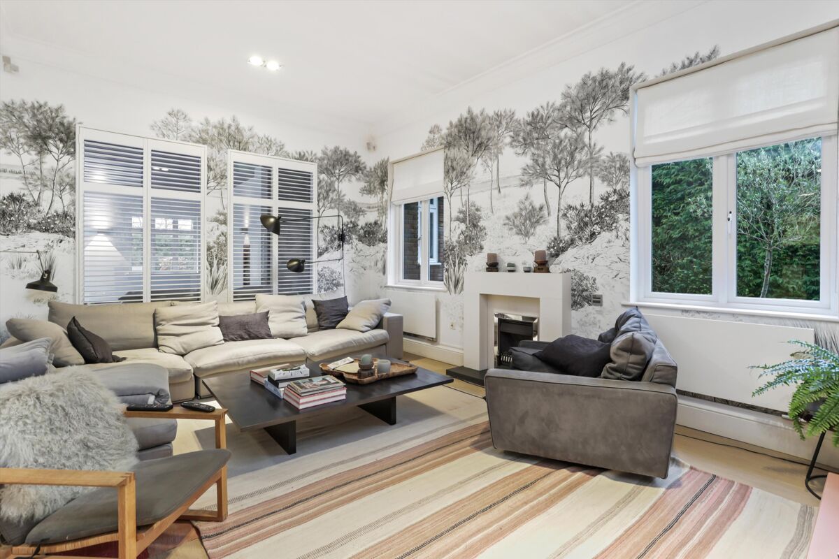 house to rent in Montrose Gardens, Oxshott, Leatherhead, Surrey, KT22