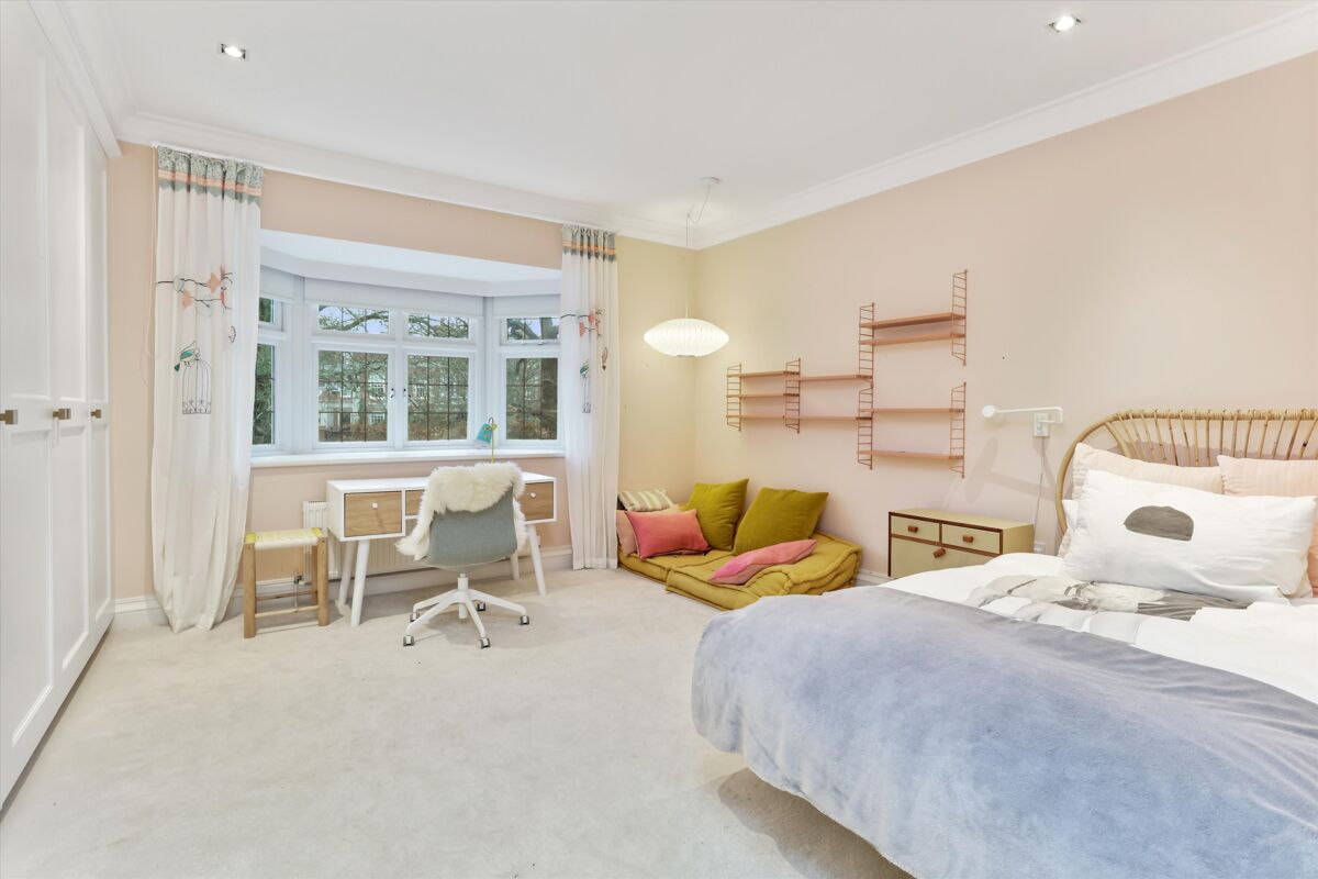 house to rent in Montrose Gardens, Oxshott, Leatherhead, Surrey, KT22