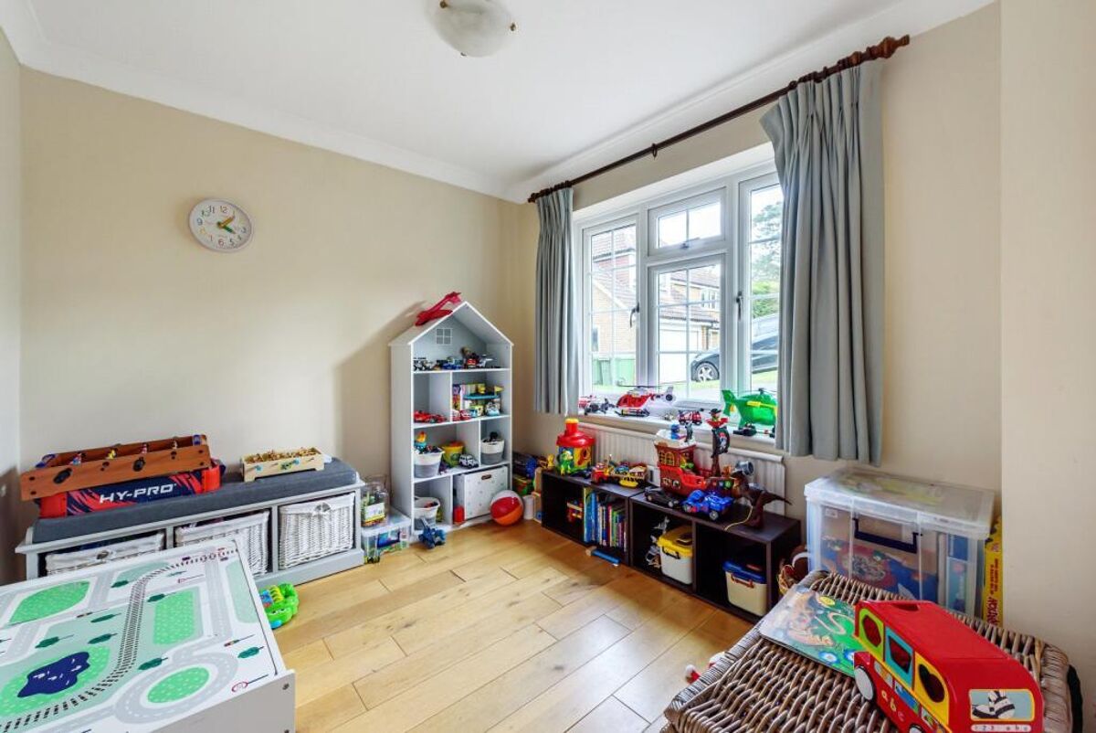 house to rent in Brackenhill, Sandy Lane, Cobham, Surrey, KT11 ESQ012211254 Knight Frank