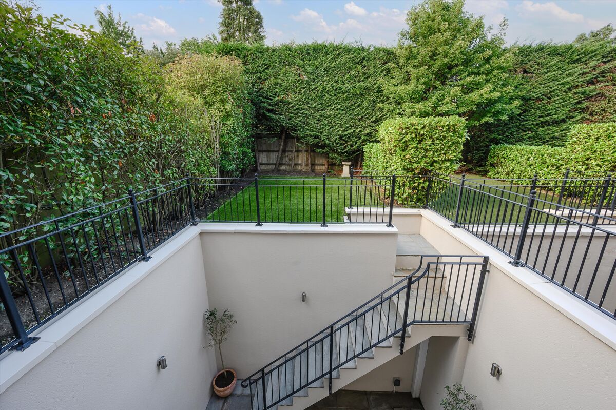 house to rent in Reydon Place, WaltononThames, Surrey, KT12