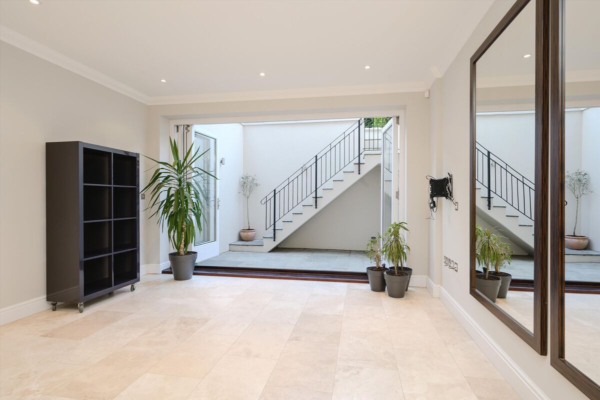 house to rent in Reydon Place, WaltononThames, Surrey, KT12