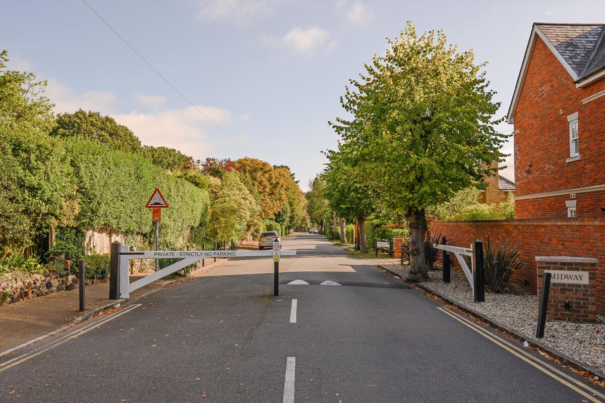 house to rent in Reydon Place, WaltononThames, Surrey, KT12