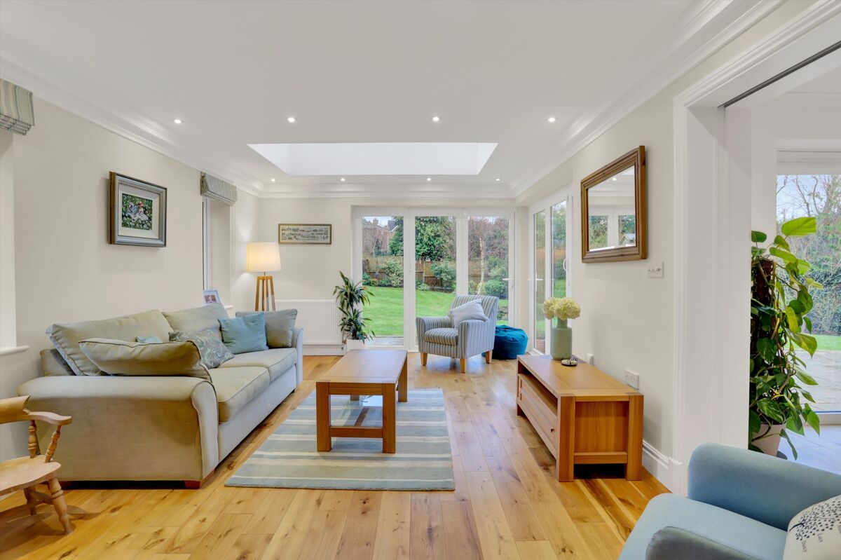 house to rent in Hillview Road, Claygate, Esher, Surrey, KT10