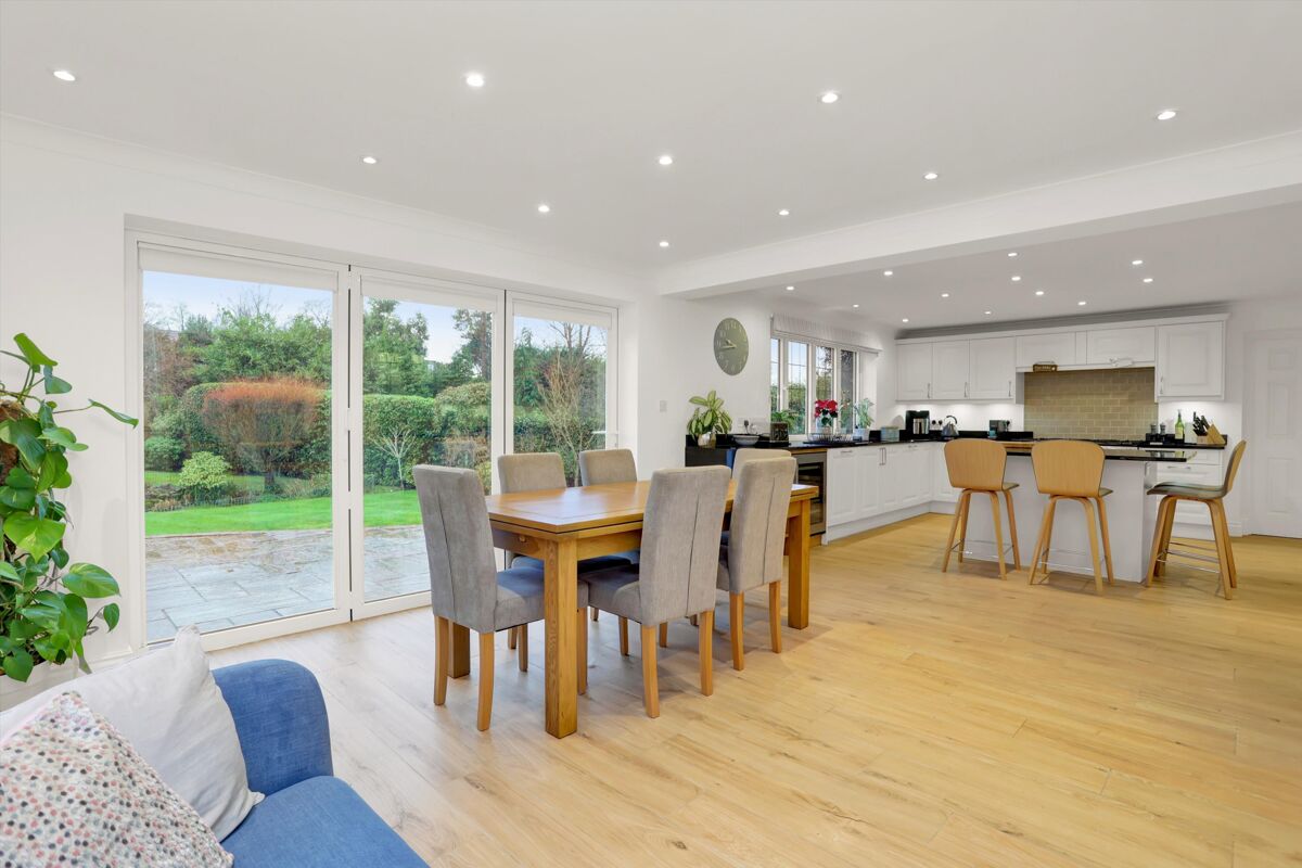 house to rent in Hillview Road, Claygate, Esher, Surrey, KT10