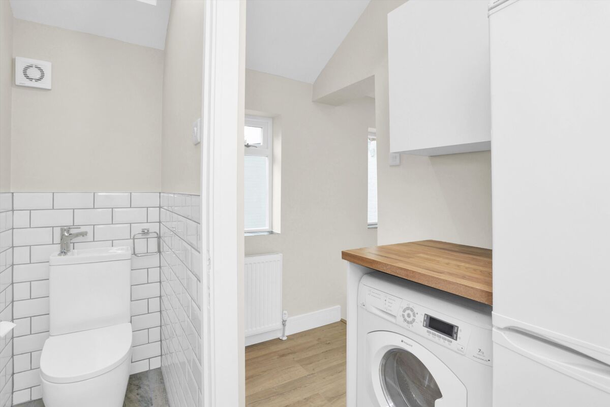 house to rent in West End Lane, Esher, Surrey, KT10 ESQ012225706