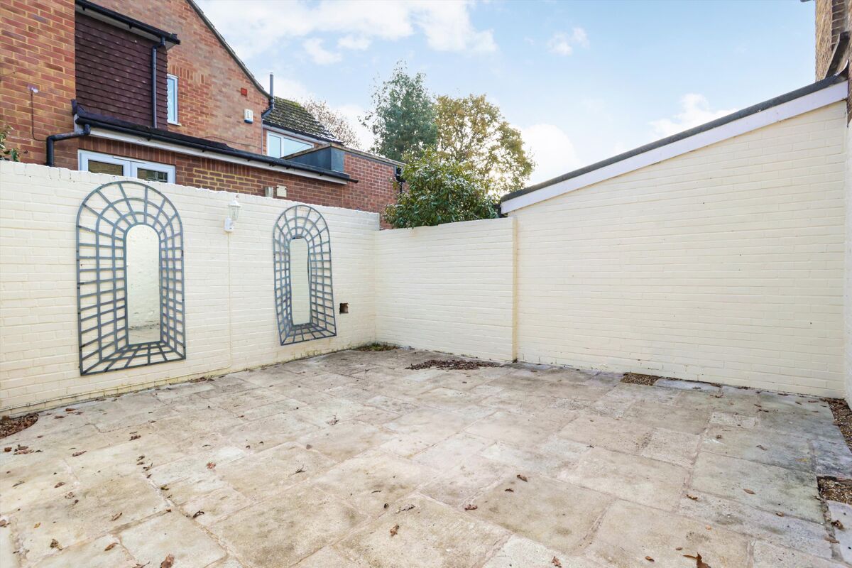 house to rent in West End Lane, Esher, Surrey, KT10 ESQ012225706