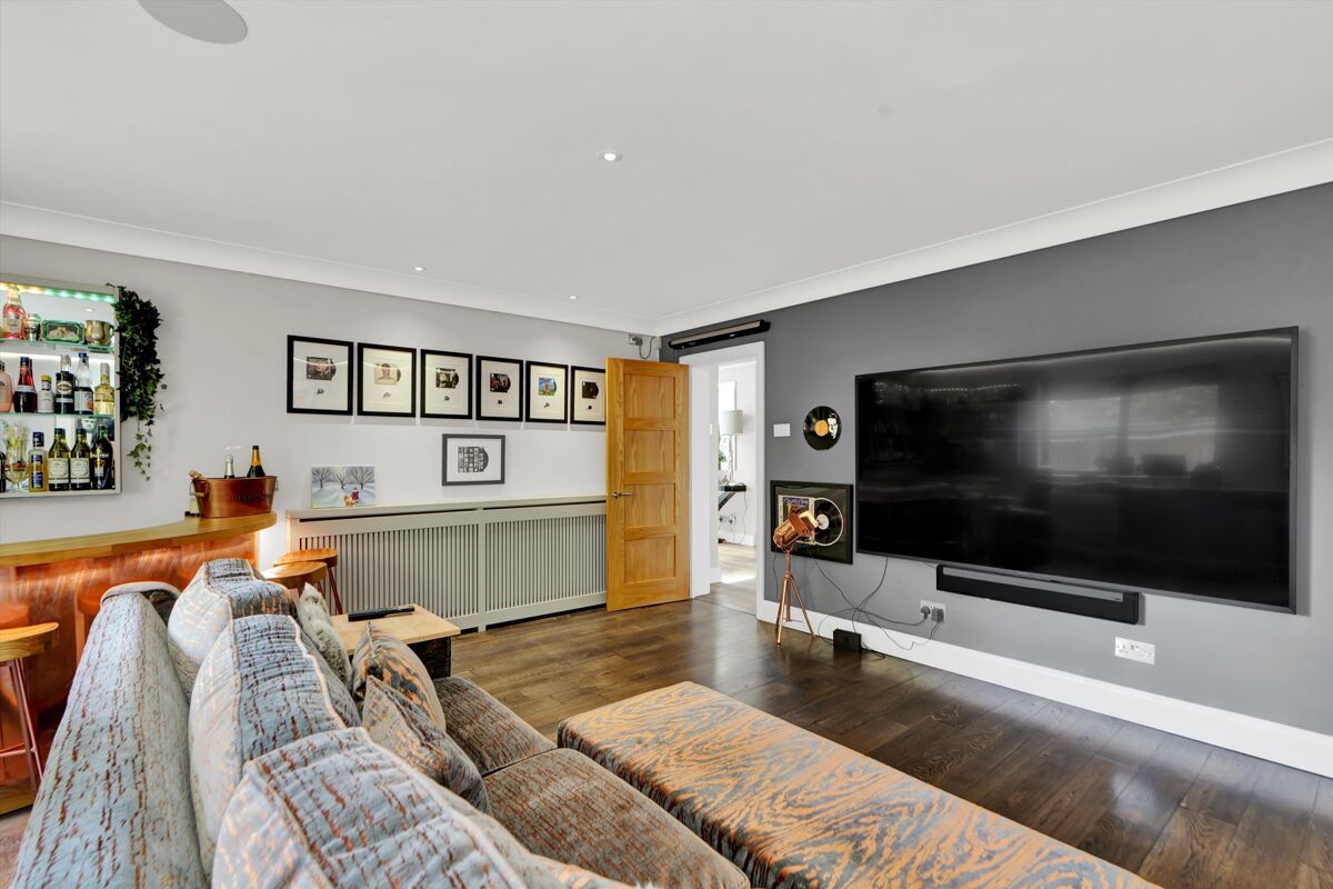 house to rent in Westwood Close, Esher, Surrey, KT10 ESQ012290178