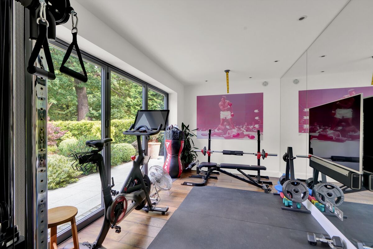 house to rent in Westwood Close, Esher, Surrey, KT10 ESQ012290178