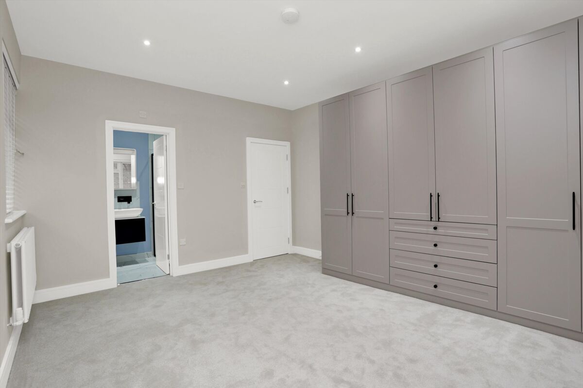 house to rent in Millfield Lane, Lower Kingswood, Tadworth, Surrey