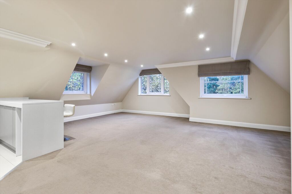 Image of Lakewood, Portsmouth Road, Esher, Surrey, KT10