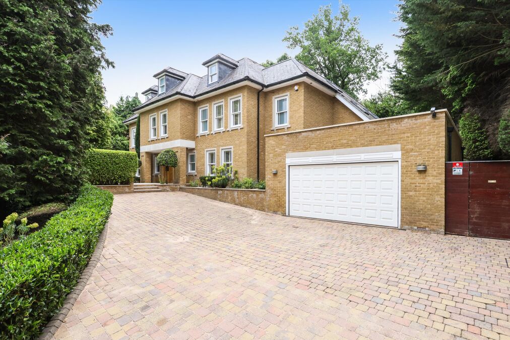 Image of High Drive, Oxshott, Leatherhead, Surrey, KT22