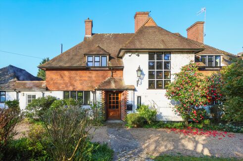 Picture of 4-5 bedroom house for rent.