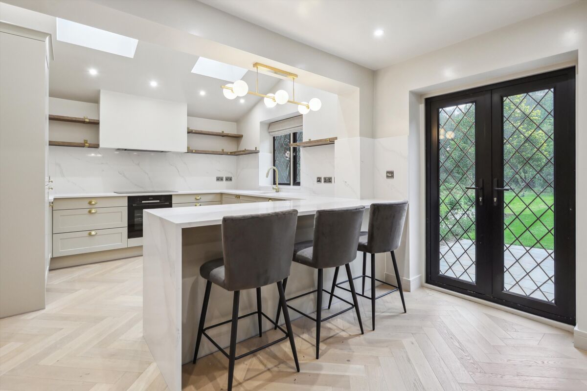 house to rent in Millfield Lane, Lower Kingswood, Tadworth, Surrey