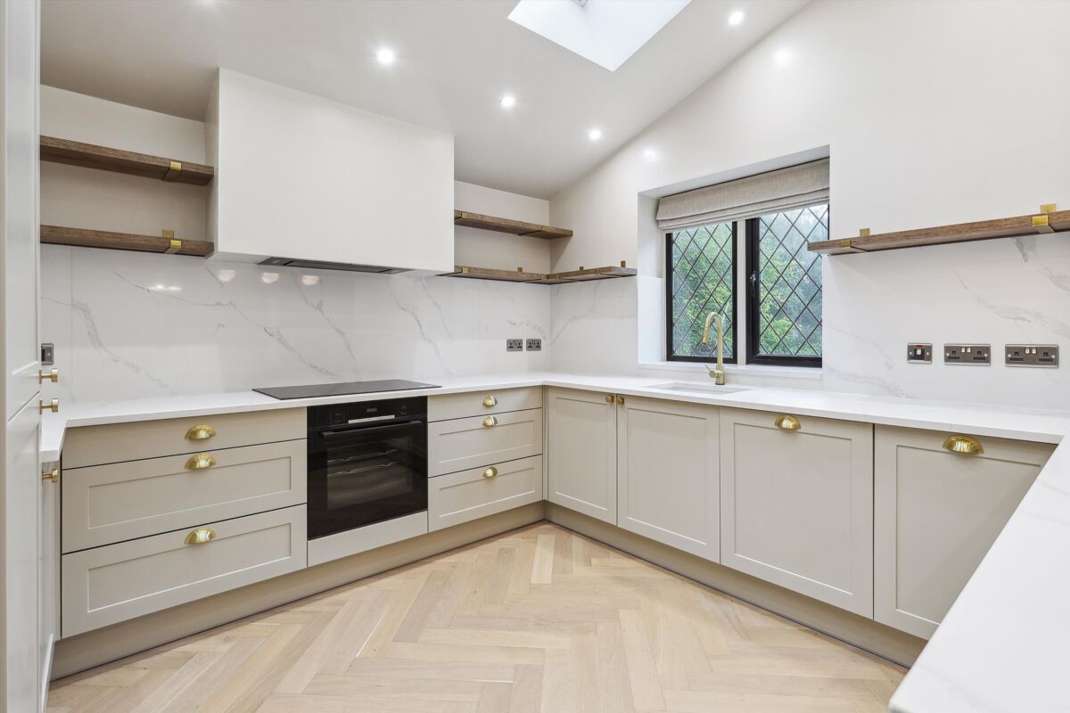 house to rent in Millfield Lane, Lower Kingswood, Tadworth, Surrey