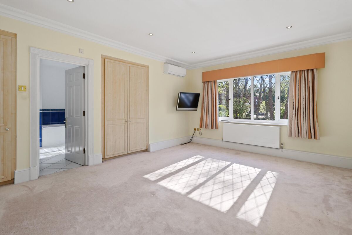 house to rent in Kings Warren, Crown Estate, Oxshott, Surrey, KT22