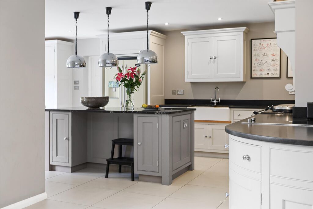 Image of Dartnell Avenue, West Byfleet, Surrey, KT14