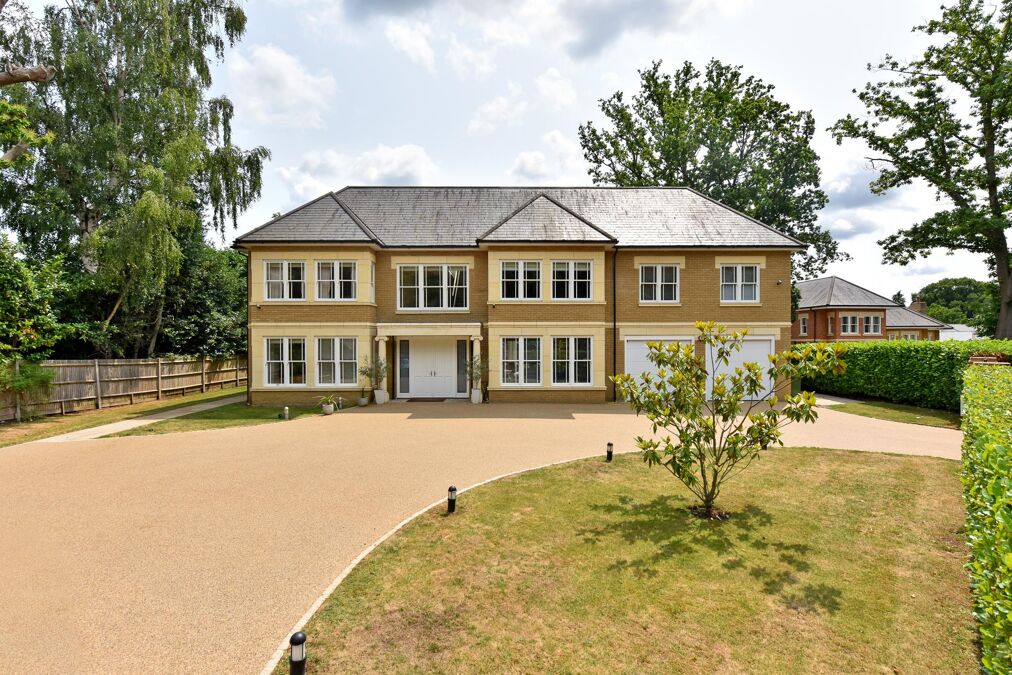 Image of Eaton Park, Cobham, Surrey, KT11