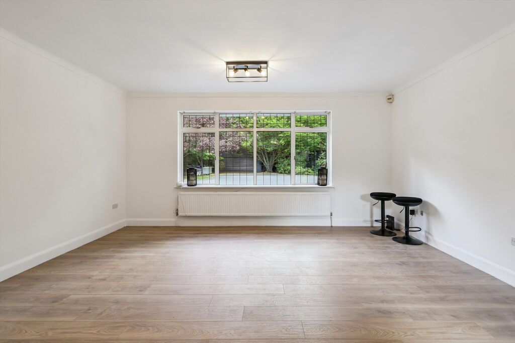 Image of Montrose Gardens, Oxshott, Leatherhead, Surrey, KT22