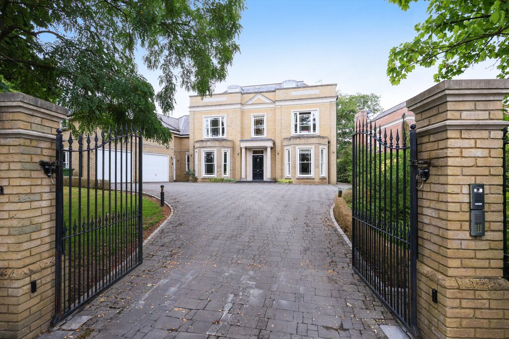 Image of Eaton Park, Cobham, Surrey, KT11