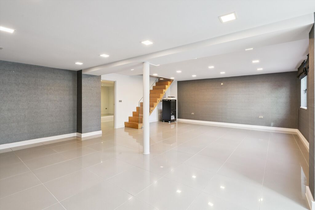 Image of Woodpecker Close, Cobham, Surrey, KT11