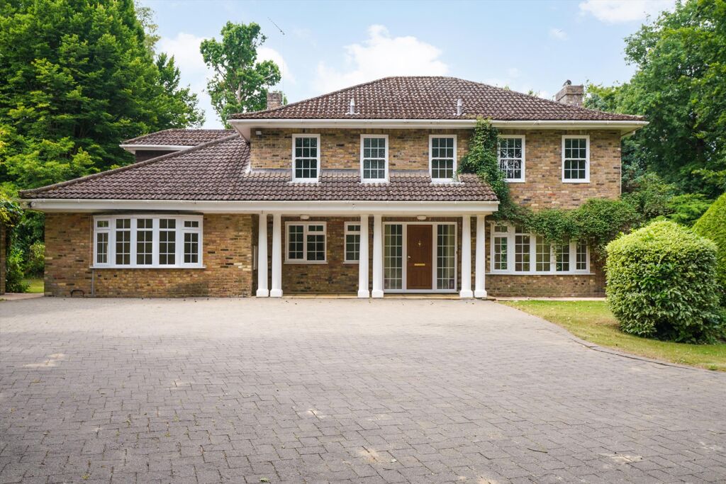 Image of Woodstock, Old Avenue, West Byfleet, Surrey, KT14