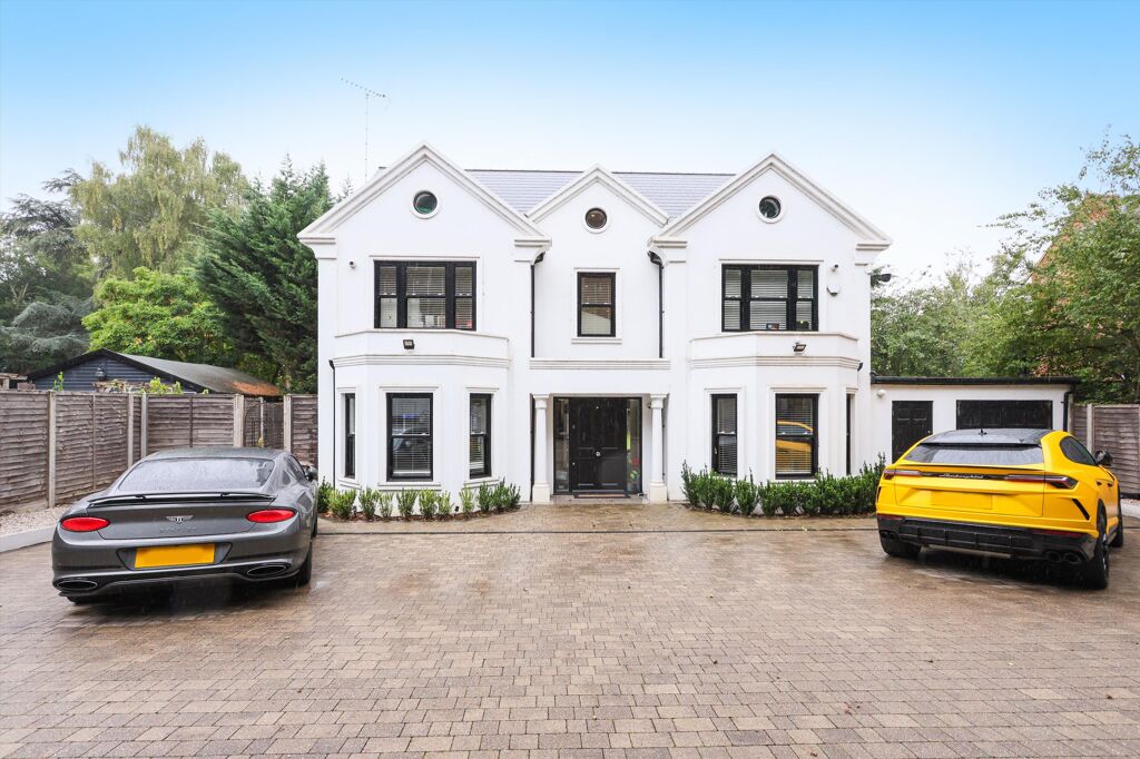 Image of Byfleet Road, Cobham, KT11