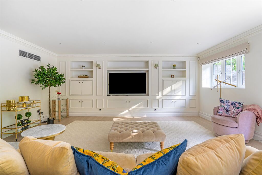 Image of Trotsworth Avenue, Virginia Water, Surrey, GU25