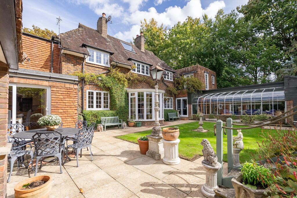Image of The Ridgeway, Fetcham, Leatherhead, Surrey, KT22