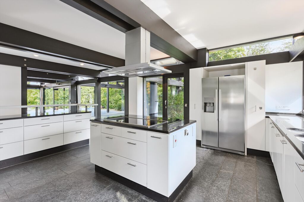 Image of Burtenshaw Road, Thames Ditton, Surrey, KT7