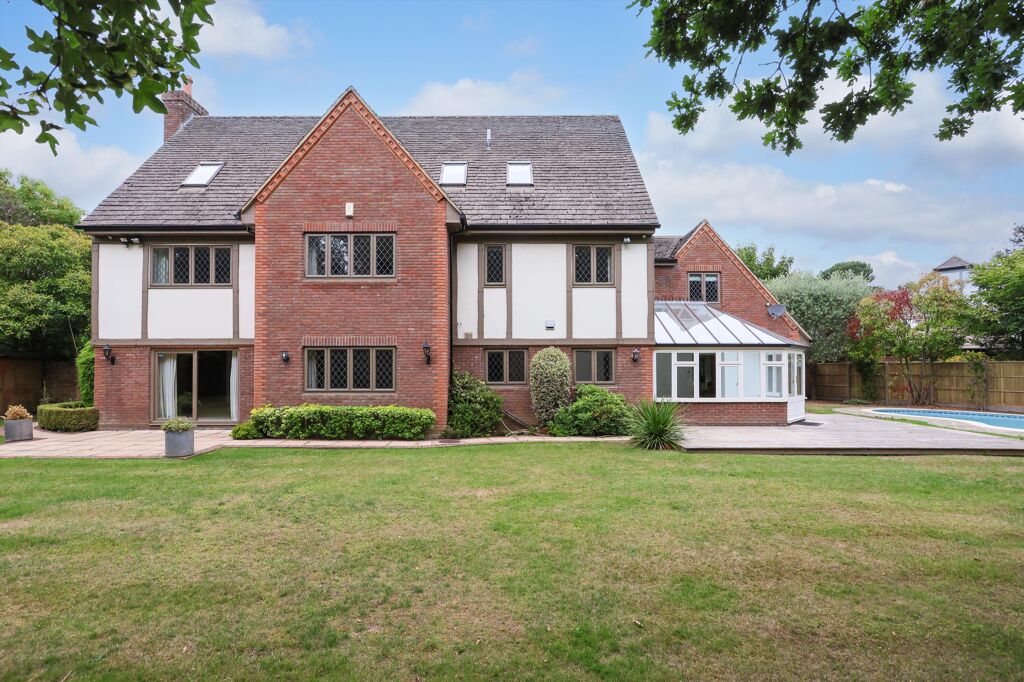 Image of Fairfield Park, Cobham, Surrey, KT11