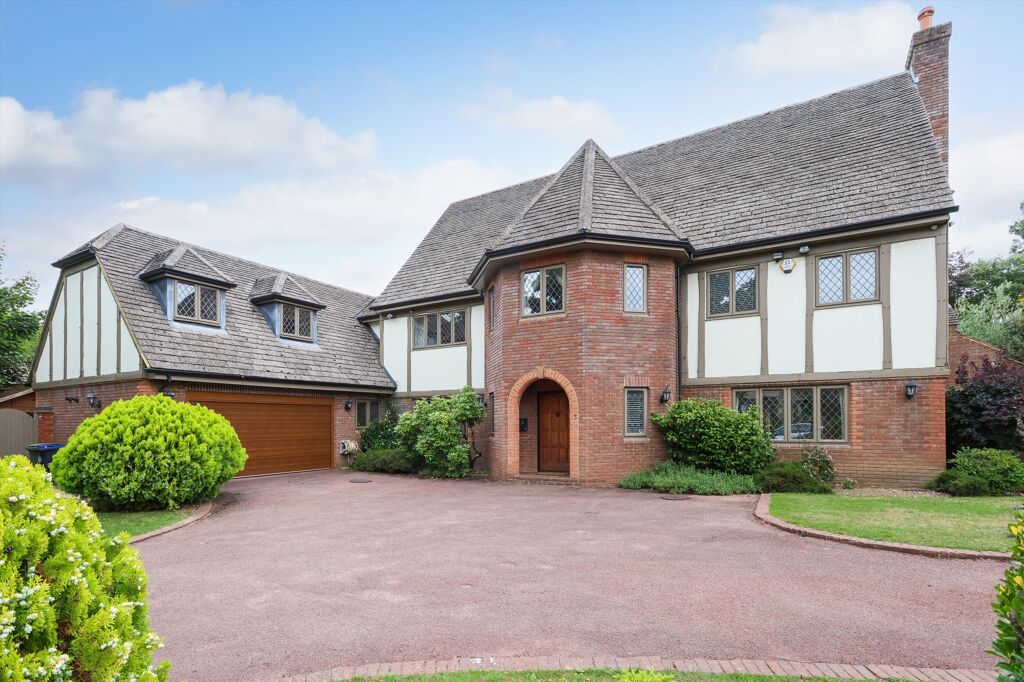 Image of Fairfield Park, Cobham, Surrey, KT11