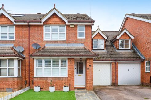 Picture of 4 bedroom house for rent.