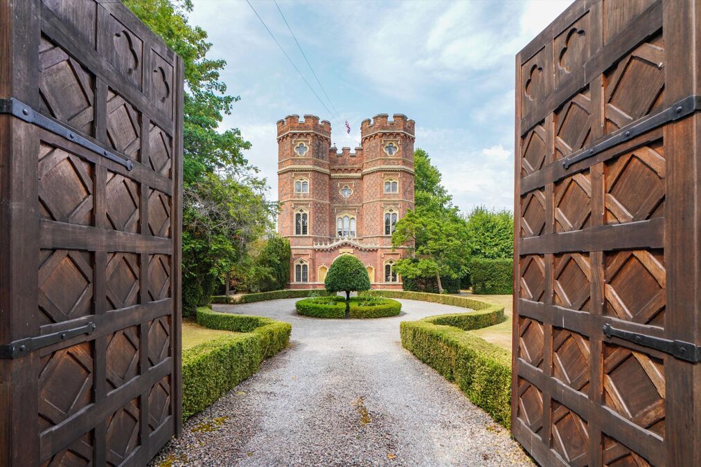 Image of Pelhams Walk, Esher, Surrey, KT10