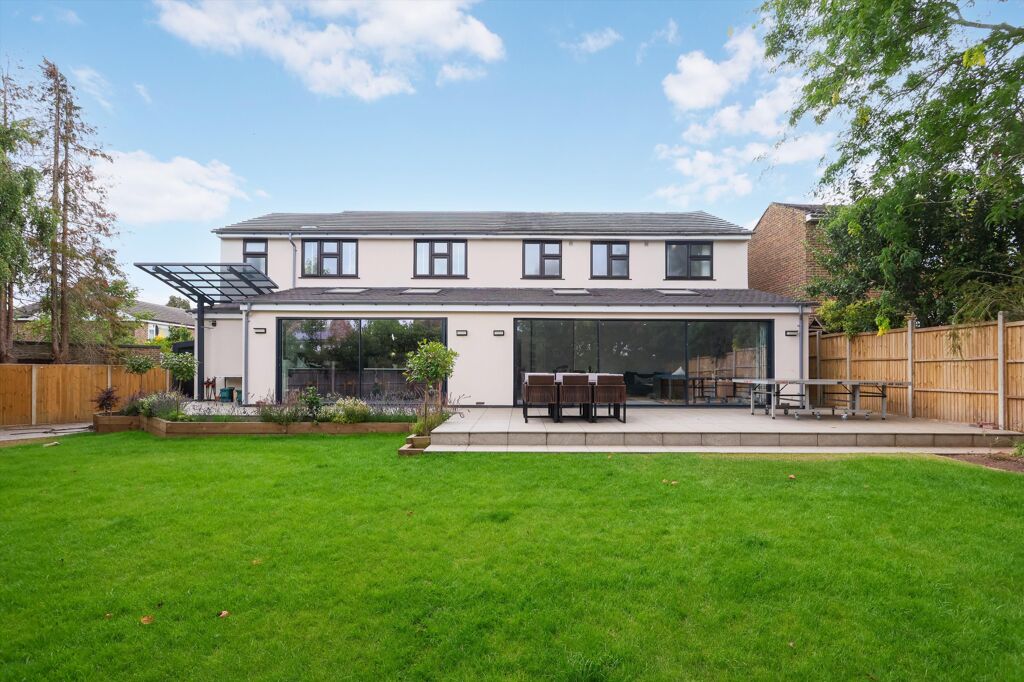 Image of Elm Gardens, Claygate, Esher, Surrey KT10