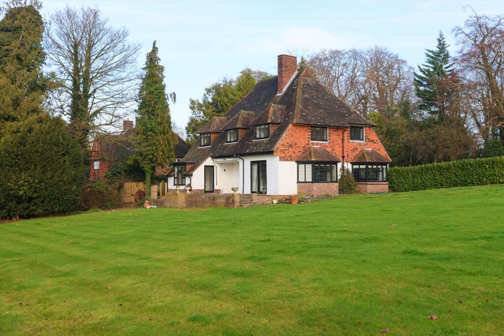 Image of Beech Avenue, Effingham, Surrey, kt24, KT24