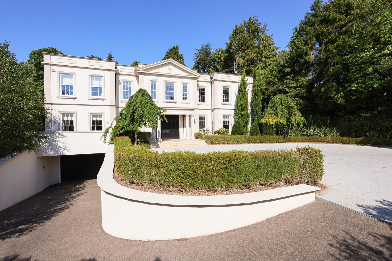 Image of Albany Close, Esher, Surrey KT10