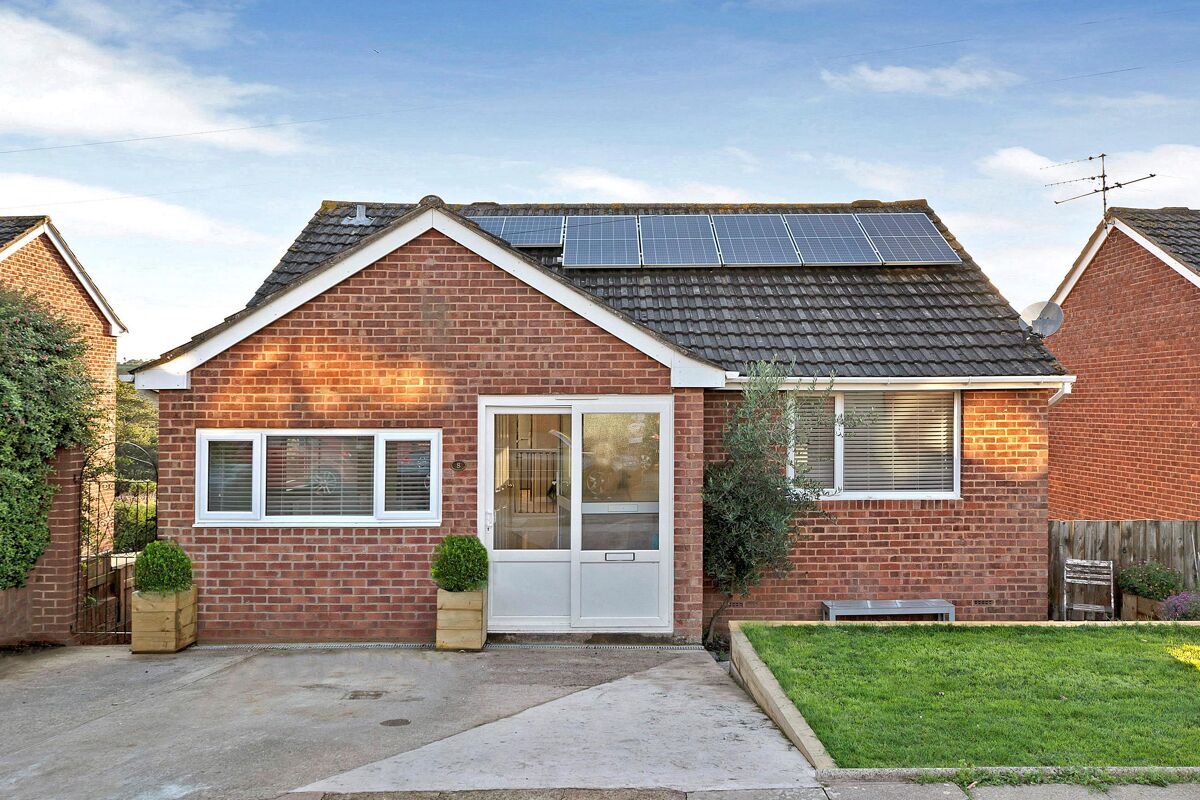 house for sale in Woodleigh Close, Exeter, Devon, EX4 EXE012000054